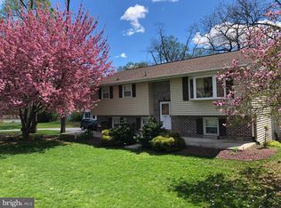 301 Robin Hood Rd, Dillsburg, PA 17019