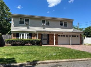 57 Lafayette St, Huntington, NY