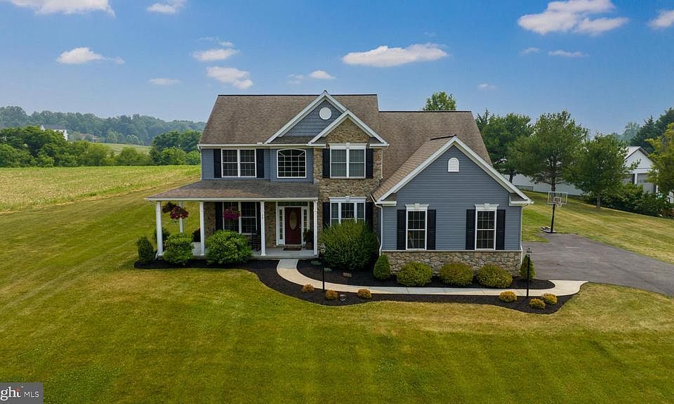 1st image of 30 Grandview Ln