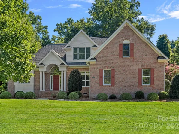 122 Pin Oak Ln, Mooresville, NC 28117