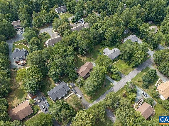 5th image of 29 Monish Dr