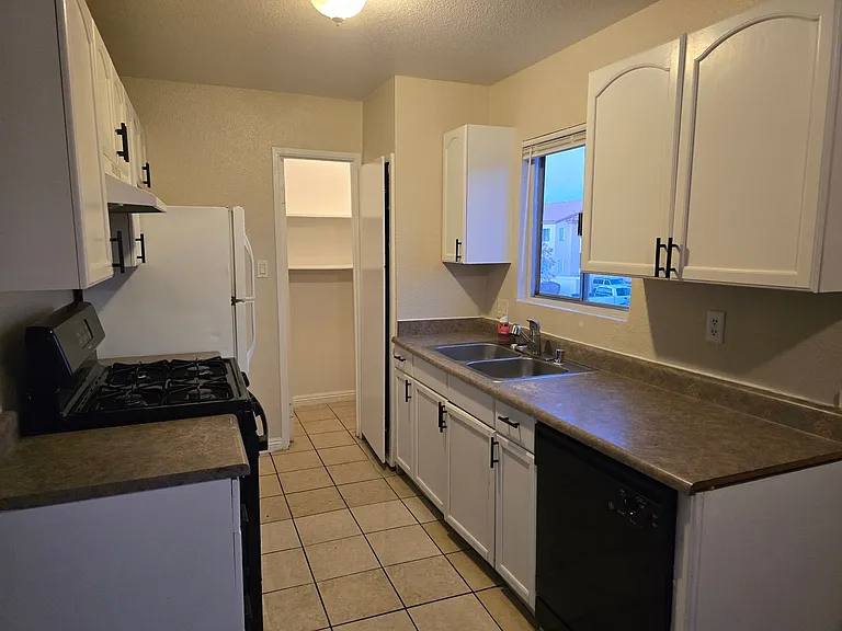 1724 Breckenwood Ct — Photo 17