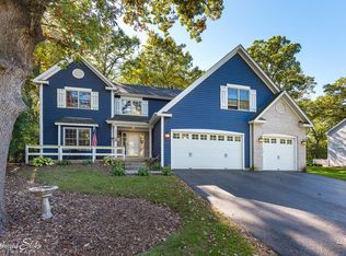 401 Kelly Ln, Crystal Lake, IL 60012