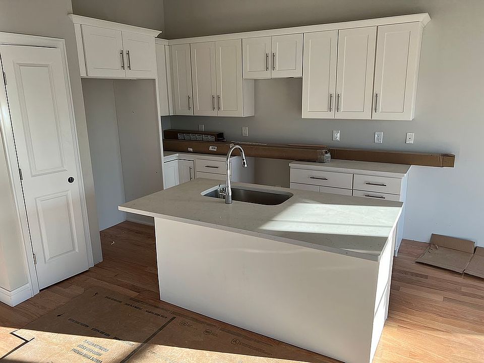 1st image of 221 Hudson View Ter