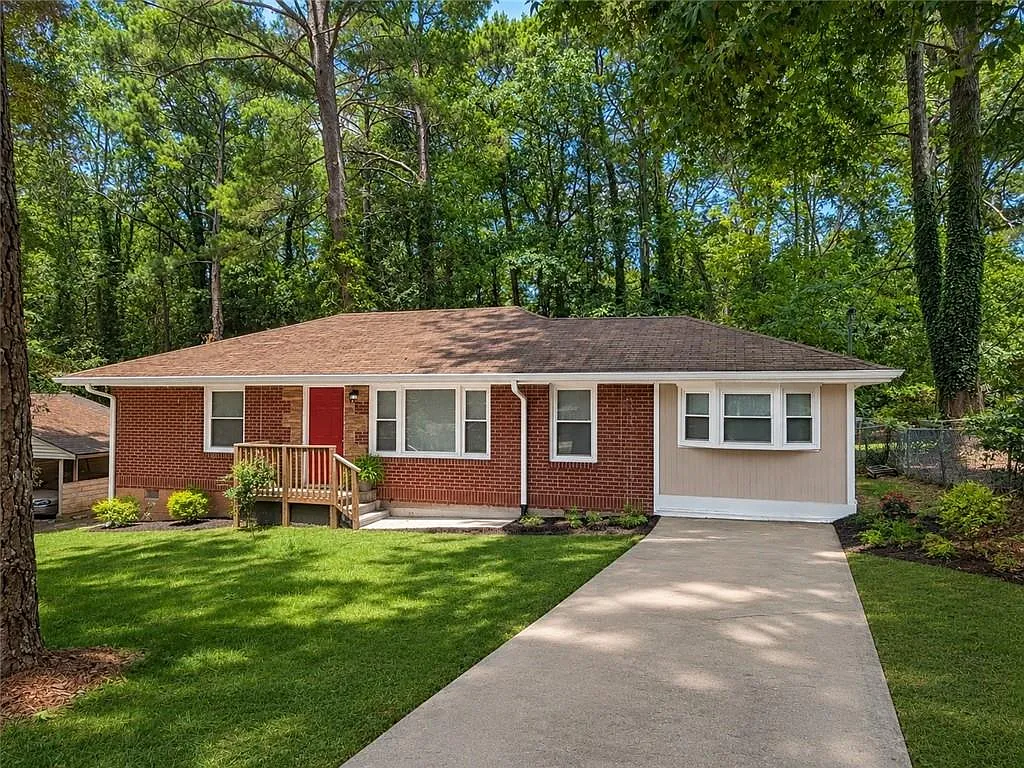 4 bed, 2.0 bath, 1300 sqft, $1,950 — Photo 1