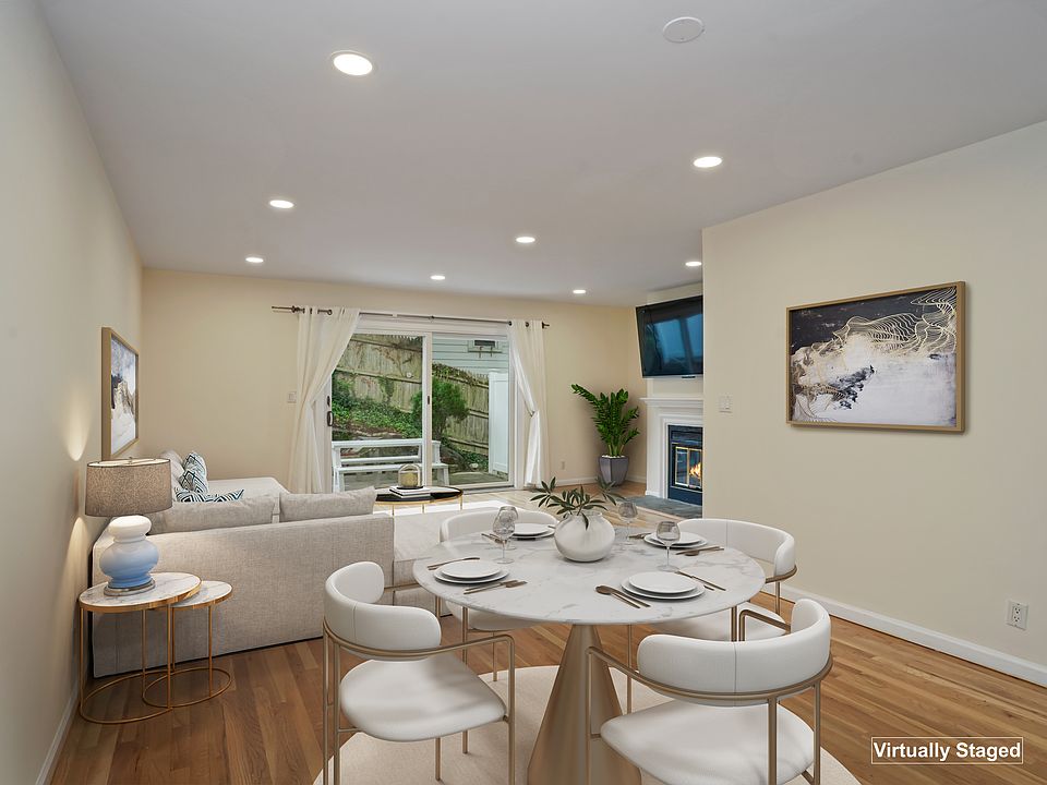 Virtually staged great room