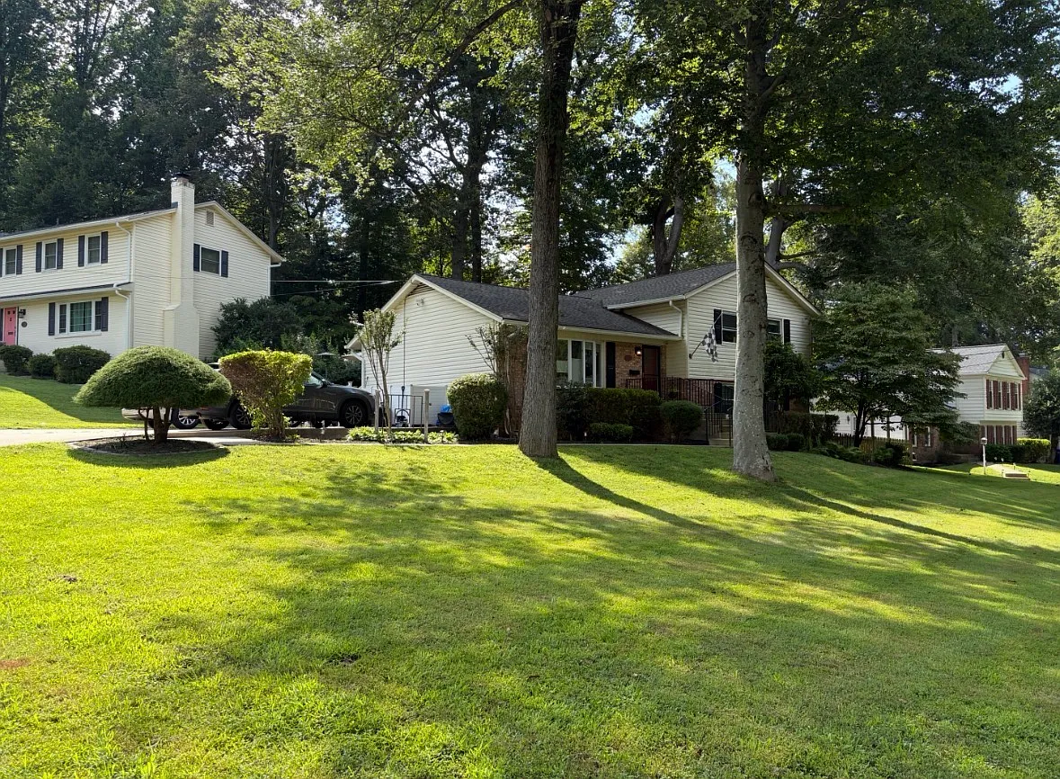 5 bed, 2444 sqft, $3,975 — Photo 1