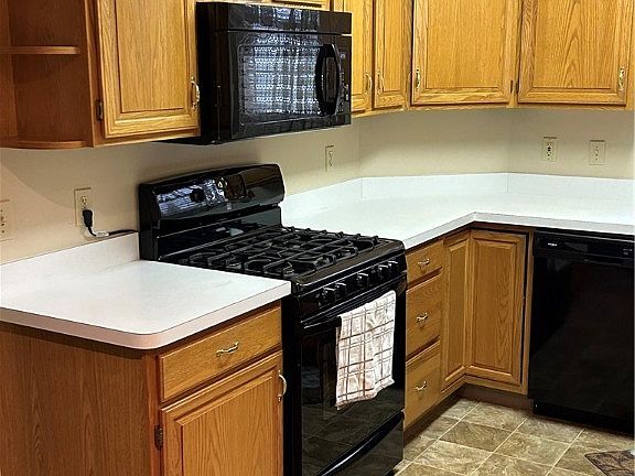 5th image of 5689 Gateway Ln