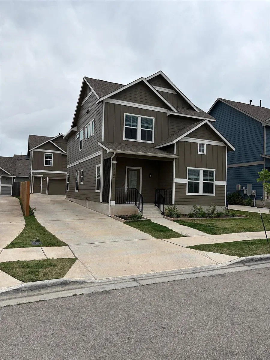 Building Photo - 1509 Weatherford Ln