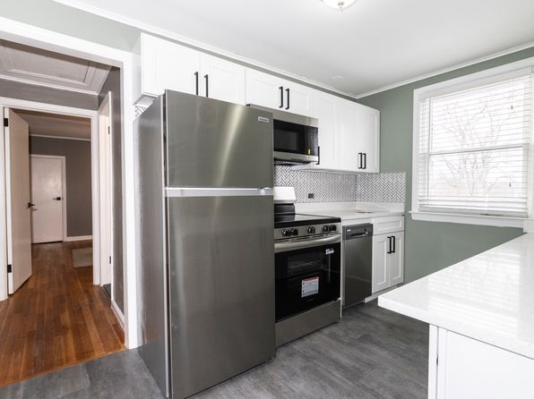 23 Gates Ave #2