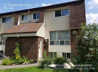17 Forester Cres #B, Ottawa, ON K2H8Y1