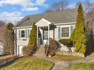 60 Hambly Rd, Tiverton, RI 02878