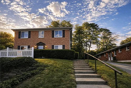 111 Bennington Dr Photo 1