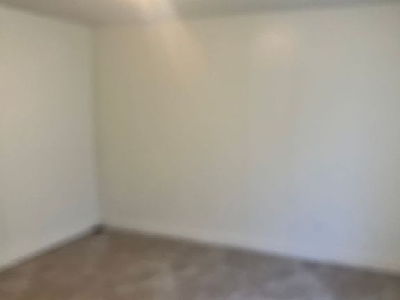 4th image of 31 Meadow Ct