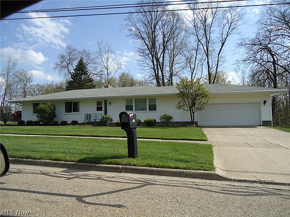 2nd image of 166 W Garwood Dr