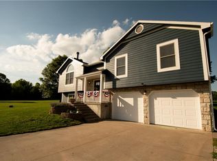 2505 Thomas Ter, Ottawa, KS 66067