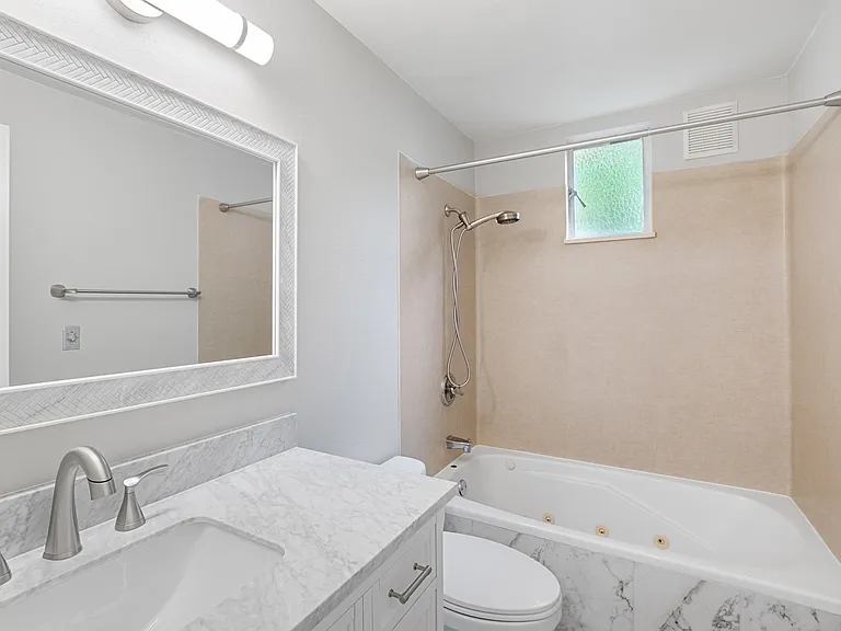 Common_Bath