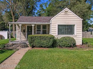 804 Nahma Ave, Clawson, MI