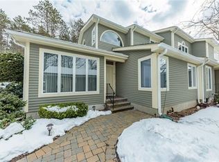 50 Old Fourth Dr, Oak Ridge, NJ 07438