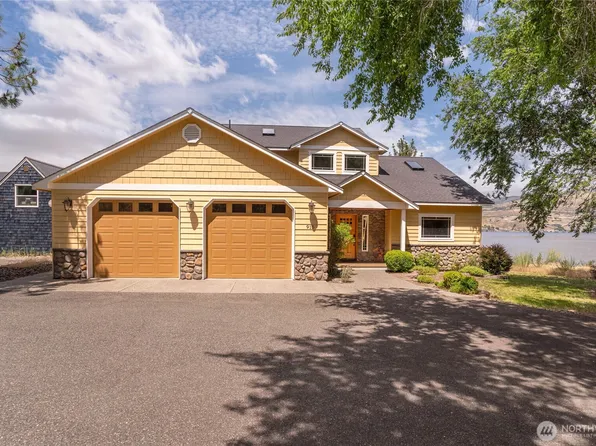 915 S Lakeshore Drive, Chelan, WA 98816