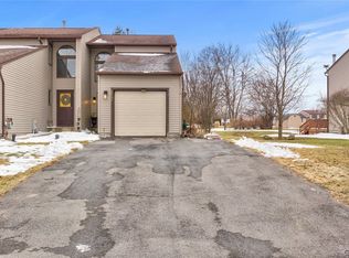 8487 Bubbling Springs Dr, Baldwinsville, NY