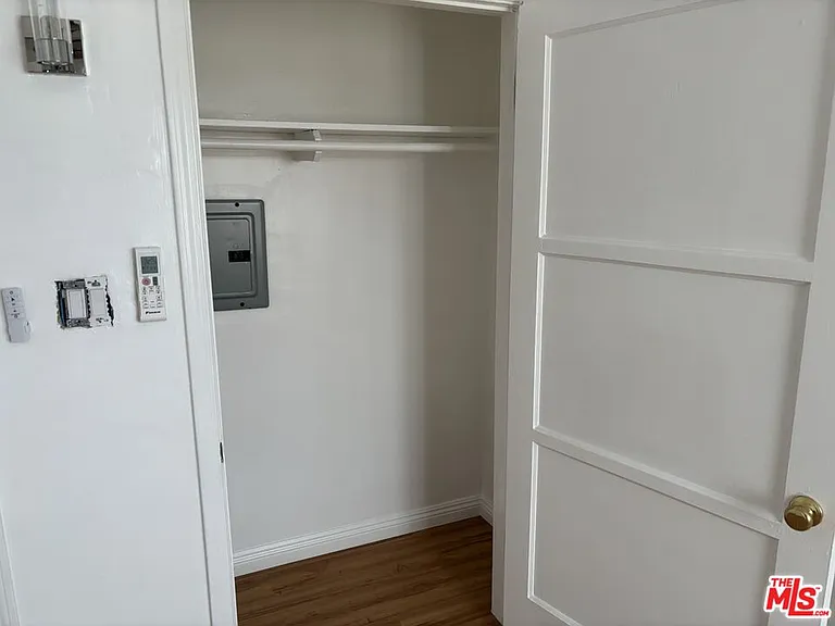 8437 Lilienthal Ave — Photo 7