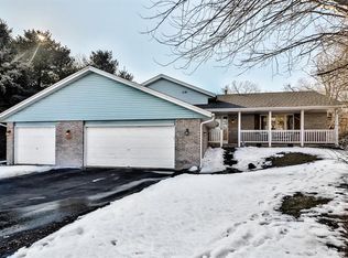 124 Queensbury Pl NE, Poplar Grove, IL 61065