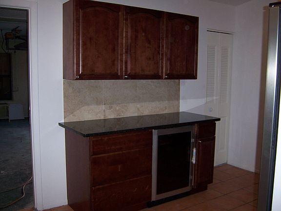 3rd image of 8231 Country Oaks Ct