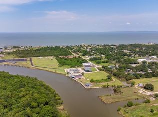 637 Troy St, Anahuac, TX 77514