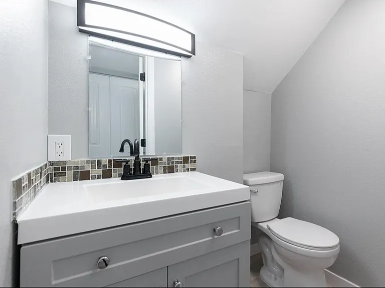 1031 Birch Ave — Photo 10