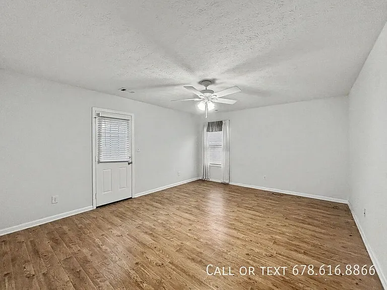 560 Lee Byrd Rd #B — Photo 7