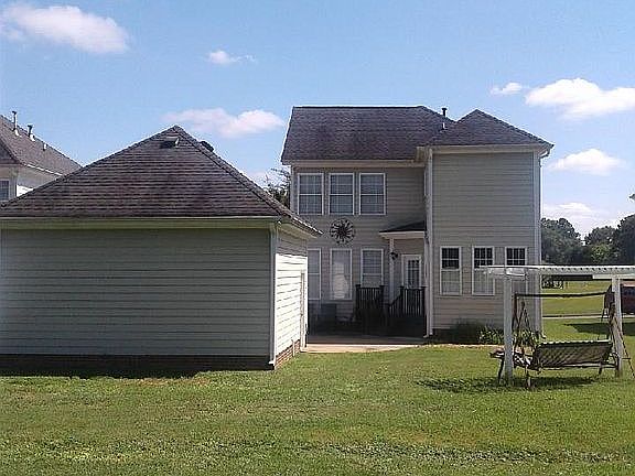 2nd image of 906 Windsor Chase Ln