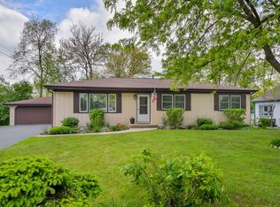 7604 Eleanor Pl, Willowbrook, IL 60527