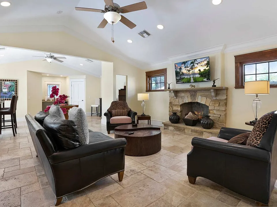 445 Palm River Blvd #ID1534811P