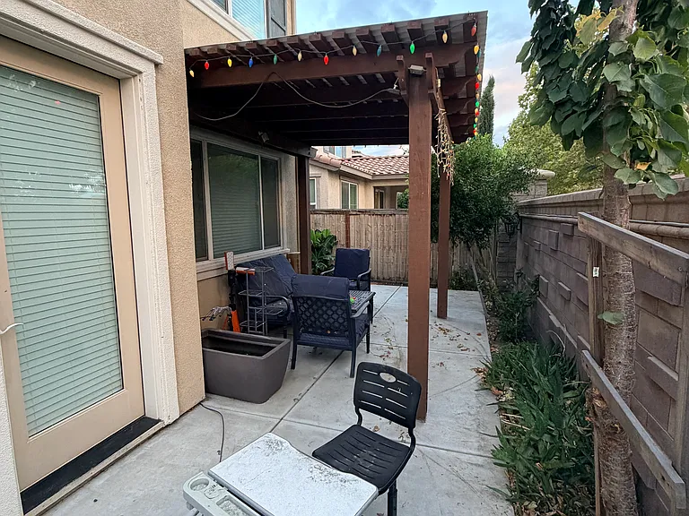 1547 S Oliveira Dr — Photo 29