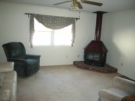 4th image of 300 Wales Cir