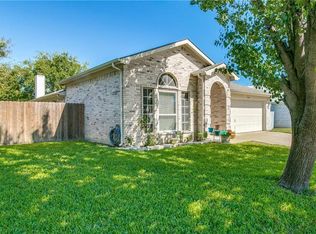 1949 Canyon Ridge St, Fort Worth, TX 76131