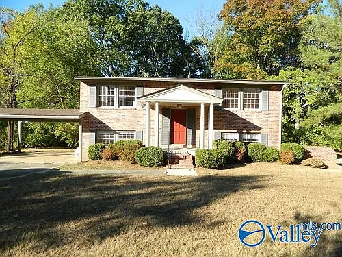 920 Sommerset Rd SE Photo 1