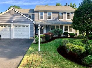 19 Sussex Ct, Somerset, NJ 08873