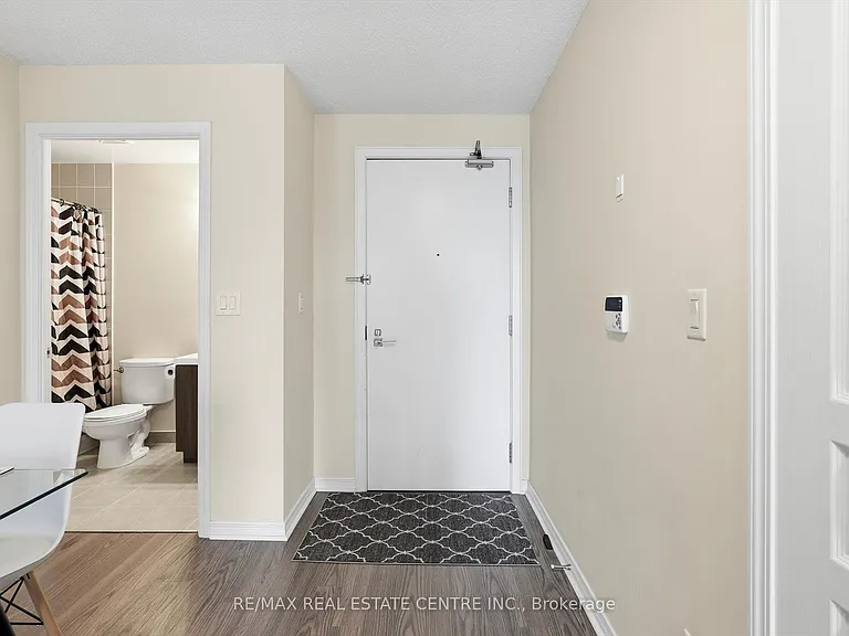 352 Front St W #1010 — Photo 5