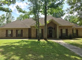 100 Berry Ln, Picayune, MS 39466