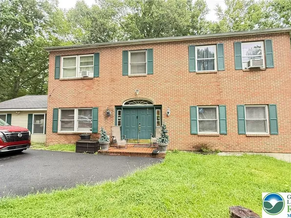 193 Saint Andrews Dr, Bushkill, PA 18324