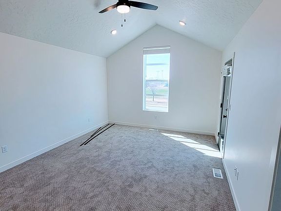 3rd image of 631 Red Berry Dr