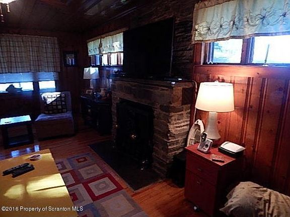 4th image of 224 Lakeview Dr