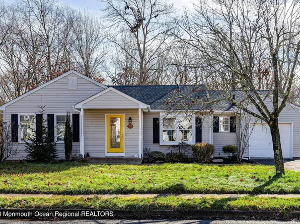 28 Tara Lane, Barnegat, NJ 08005