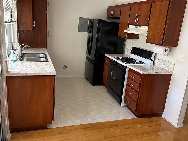 545 S Silktree Cir #545 — Photo 3