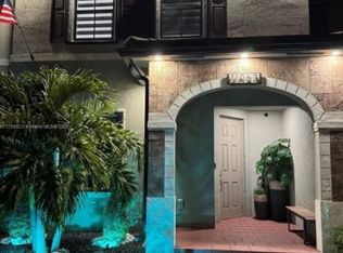 11063 W 32nd Ln, Hialeah, FL 33018