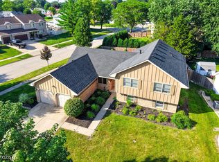 2913 Vimy Ridge Dr, Joliet, IL 60435