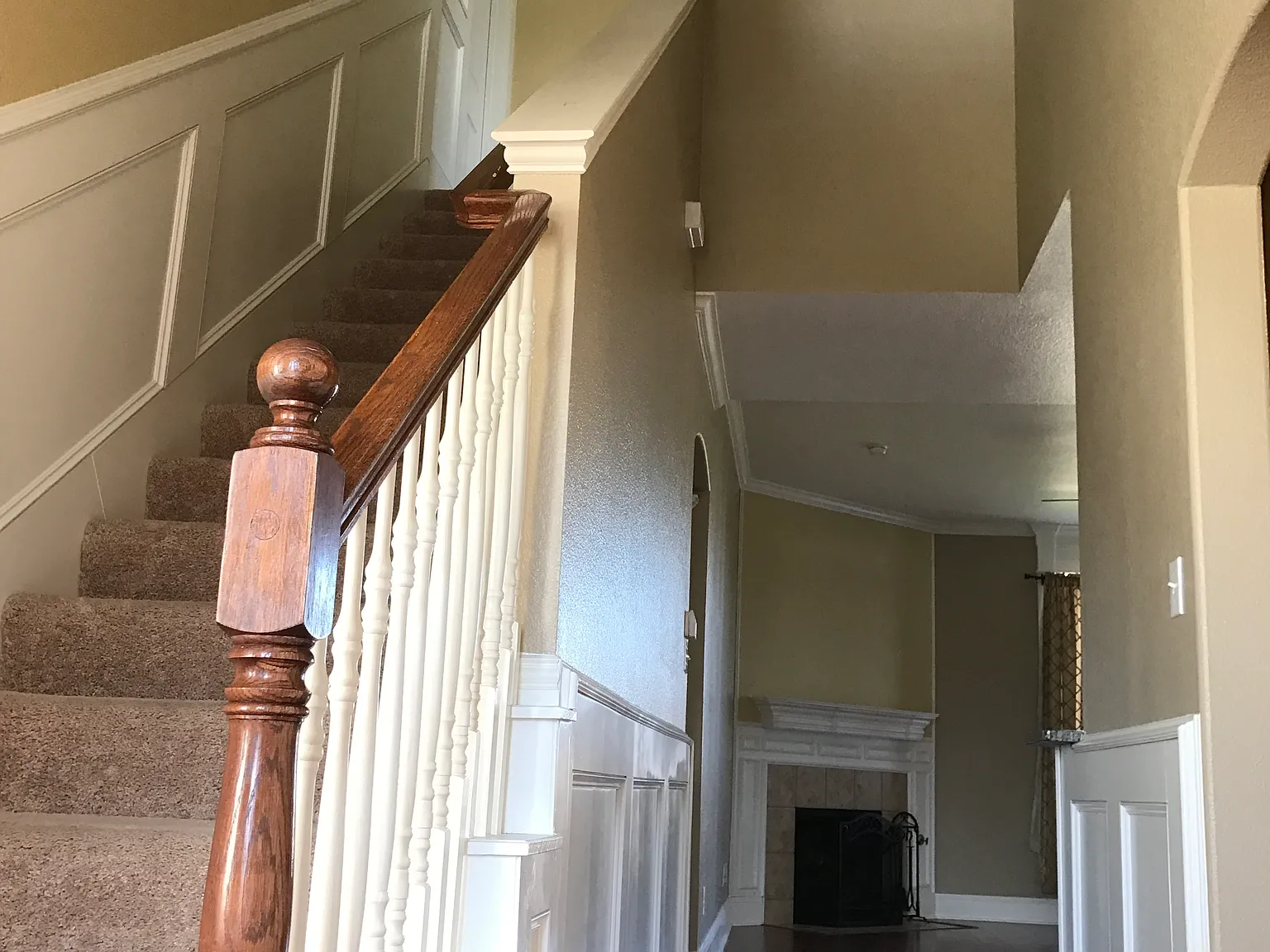 4 bed, 2.5 bath, 2447 sqft, $3,000 — Photo 3