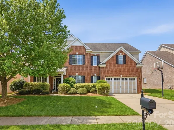 11416 Ashbourne Hall Rd, Charlotte, NC 28277